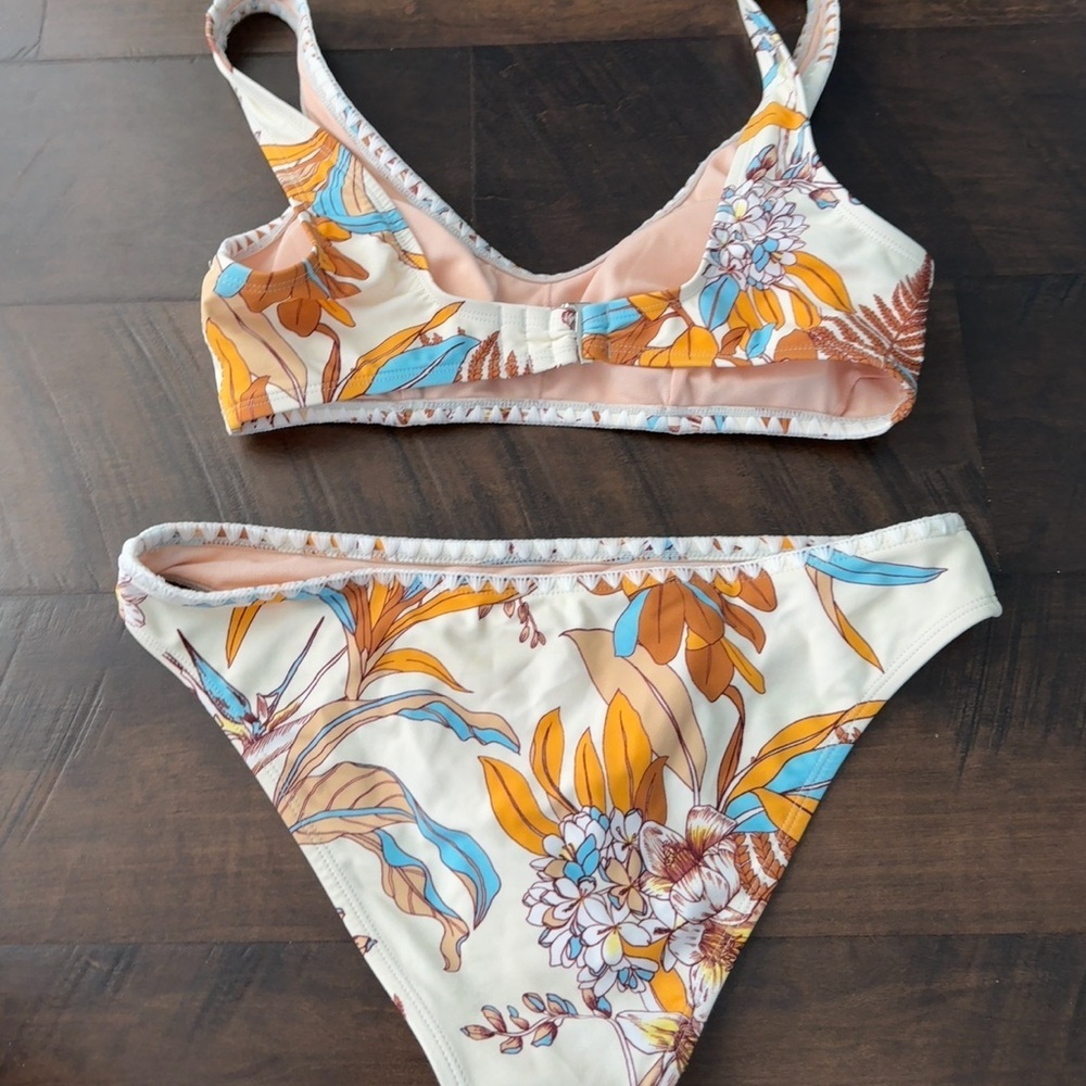 Bikini Set - Picture 7 of 16